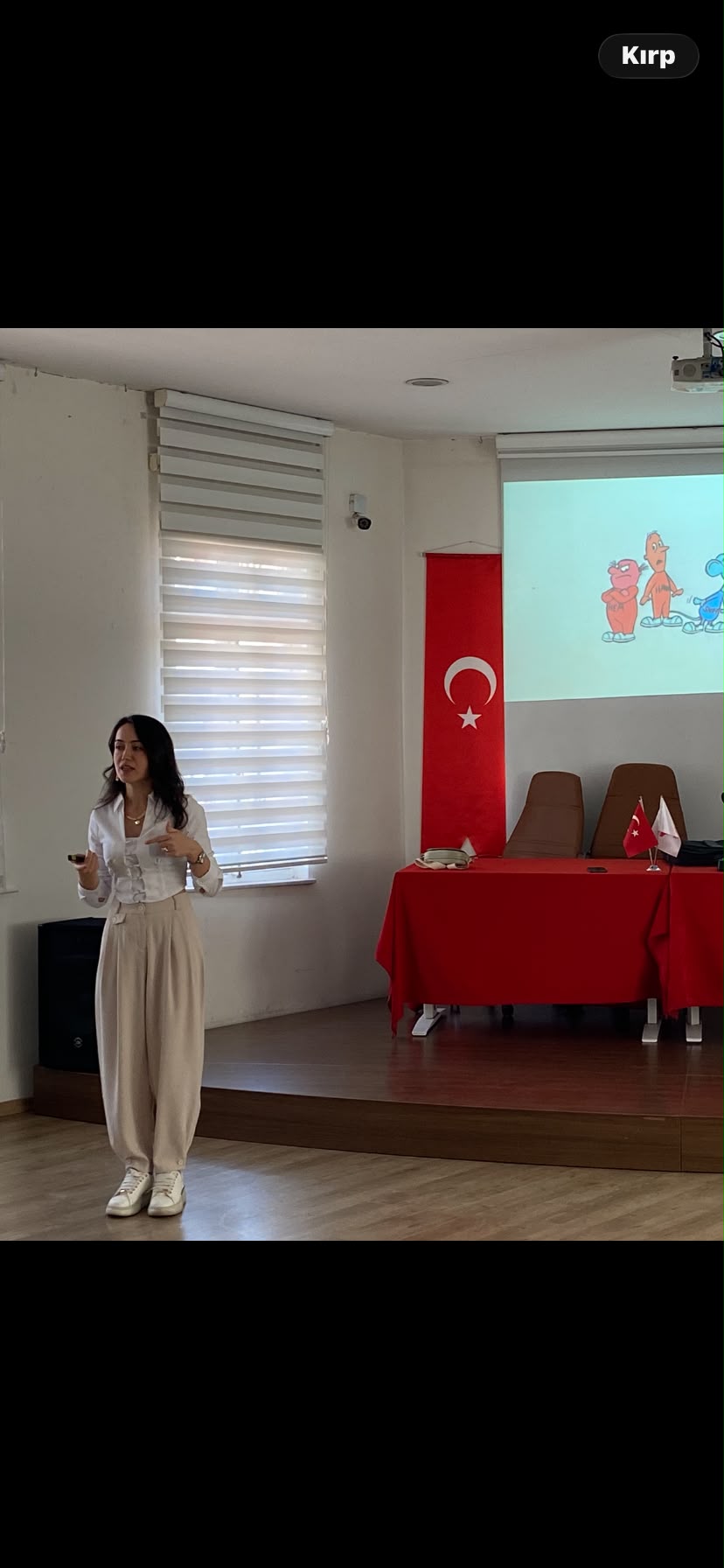 Nurdan Erdoğdu topluluk önünde